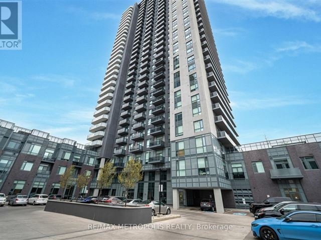 Mississauga Square - 321 5081 Hurontario Street - photo 2