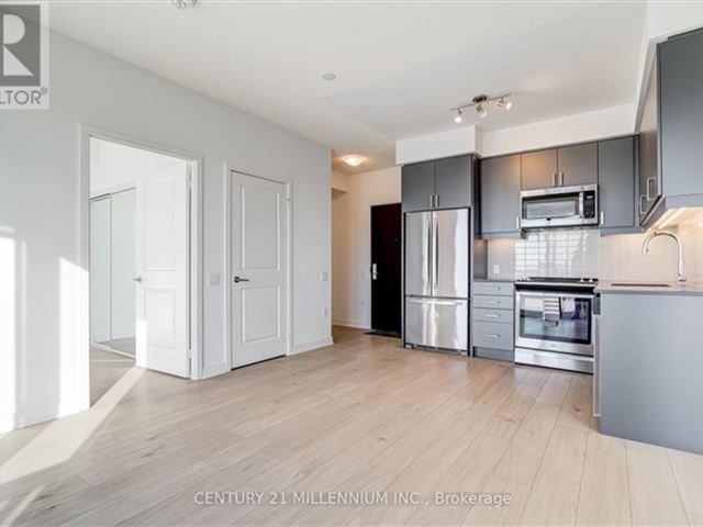 Mississauga Square - 3408 5081 Hurontario Street - photo 2