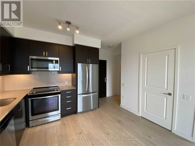 Mississauga Square - 2222 5081 Hurontario Street - photo 1