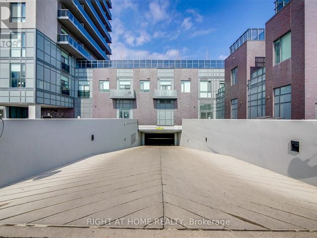 Mississauga Square - 2121 5081 Hurontario Street - photo 2