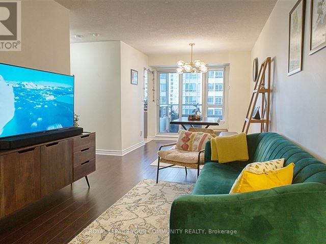 NY Towers - The Waldorf - 712 2 Rean Drive - photo 2