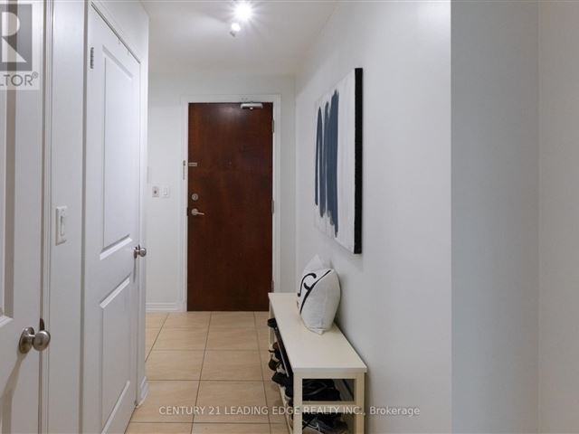 Markham Place - 7h 8 Rosebank Drive - photo 2