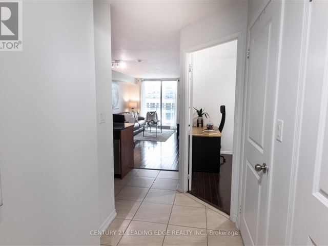 Markham Place - 7h 8 Rosebank Drive - photo 3