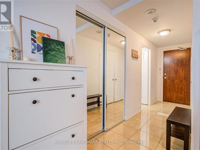 Markham Place - 12l 8 Rosebank Drive - photo 3