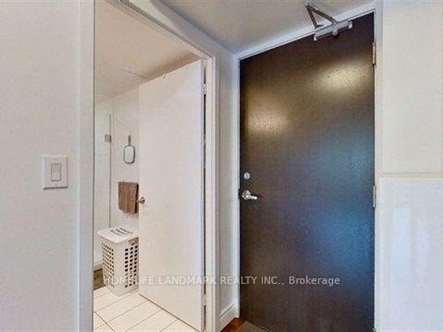 Luna | Luna Vista at CityPlace - 1206 25 Capreol Court - photo 3