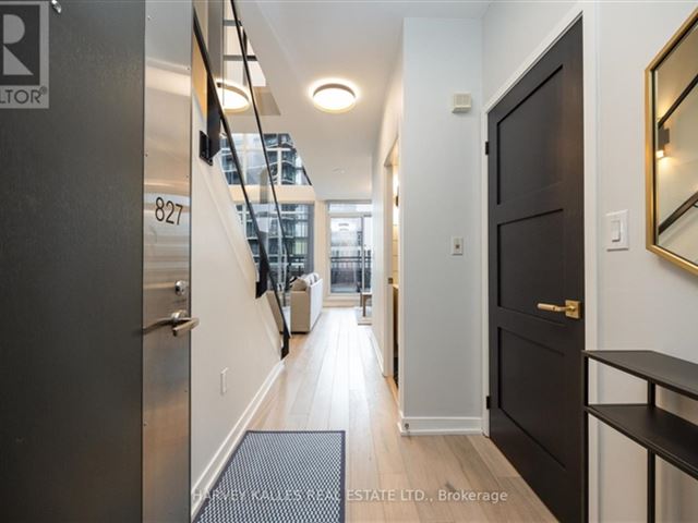 Luna | Luna Vista at CityPlace - 827 25 Capreol Court - photo 2