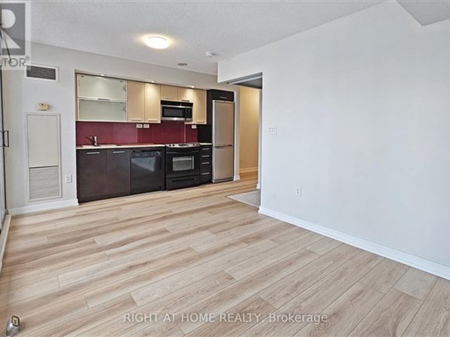 Luna | Luna Vista at CityPlace - 1508 25 Capreol Court - photo 3