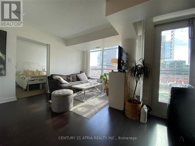 Luna | Luna Vista at CityPlace - 618 25 Capreol Court - photo 1