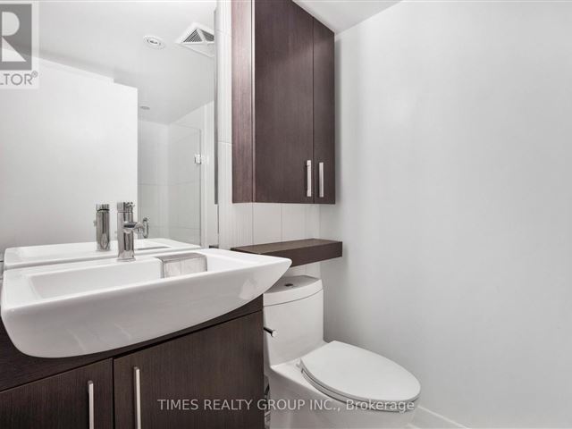 Luna | Luna Vista at CityPlace - 622 25 Capreol Court - photo 3