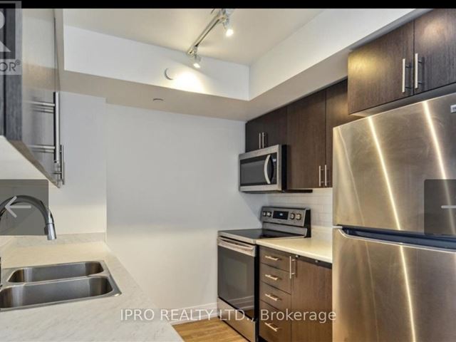 The Village by Main Station - 307 14 Trent Avenue - photo 3