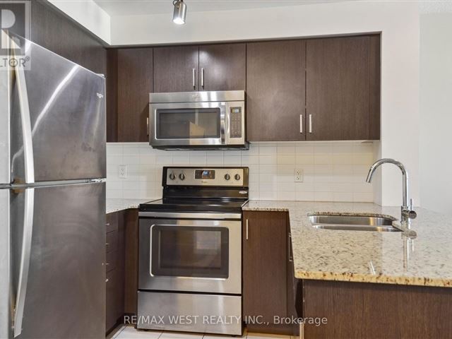 Cloud 9 - 321 80 Esther Lorrie Drive - photo 3