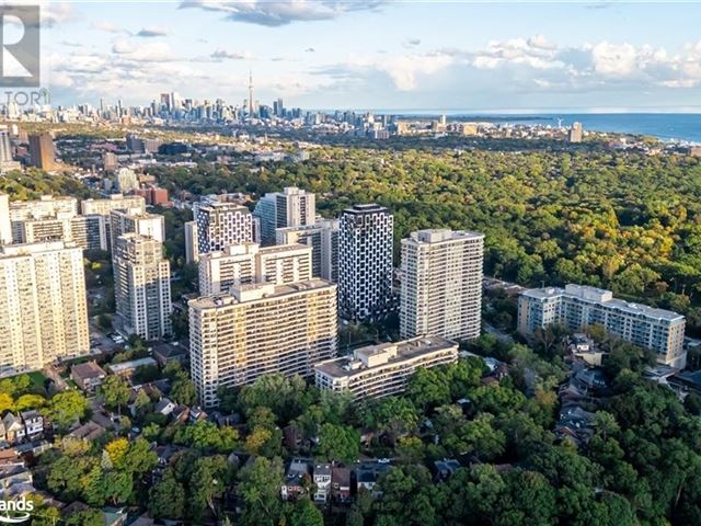 High Park Green - 106 50 Quebec Avenue - photo 1