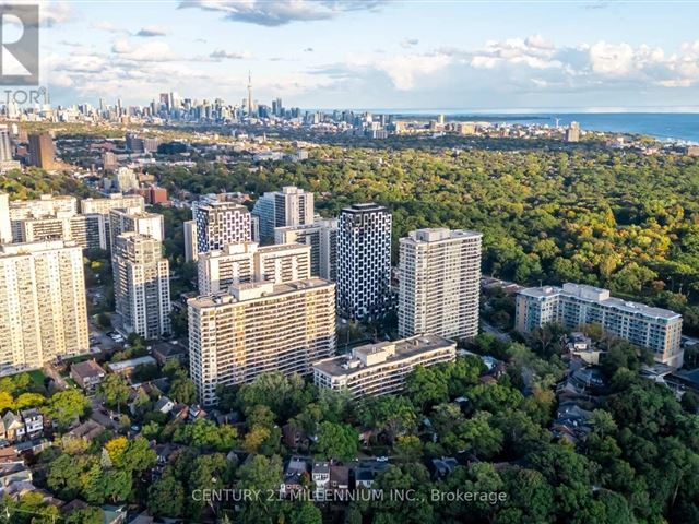 High Park Green - 106 50 Quebec Avenue - photo 2