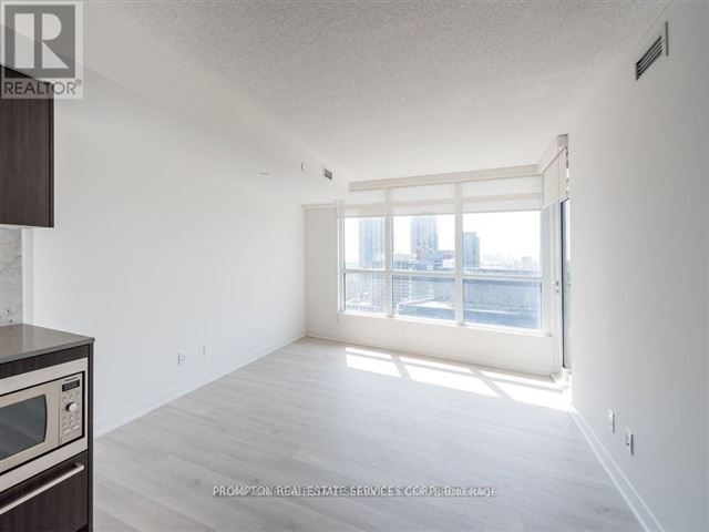 Newton Condos - 1912 80 Queens Wharf Road - photo 3