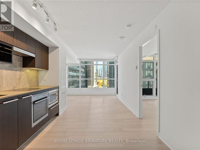 Newton Condos - 508 80 Queens Wharf Road - photo 1