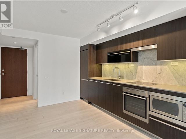 Newton Condos - 508 80 Queens Wharf Road - photo 2