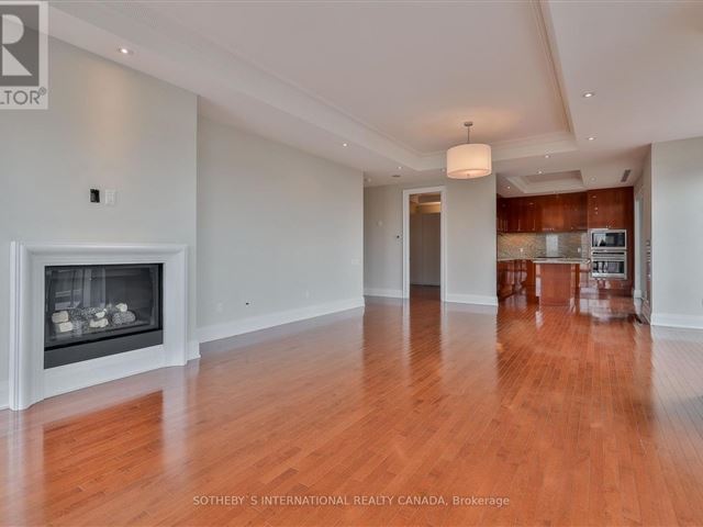 80 & 100 Yorkville Residences - 802 80 Yorkville Avenue - photo 3