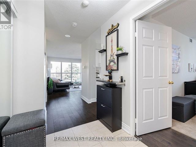 Ashlea Terrace - 308 800 Sheppard Avenue West - photo 2