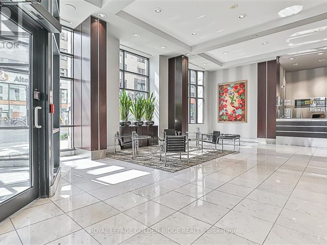 The Royalton - 1103 801 Bay Street - photo 3