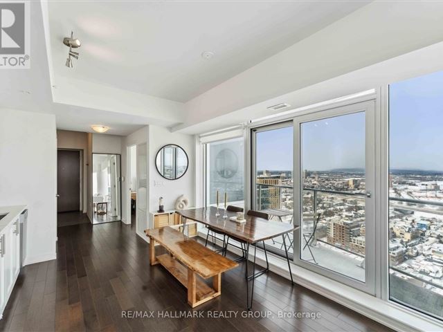 Claridge Icon - 3108 805 Carling Avenue - photo 3