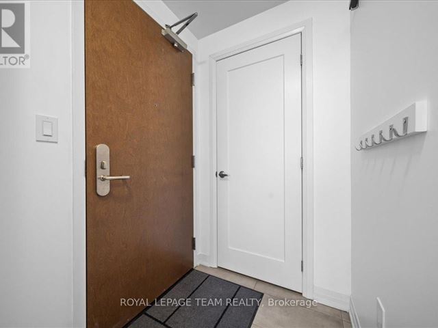 Claridge Icon - 3301 805 Carling Avenue - photo 2