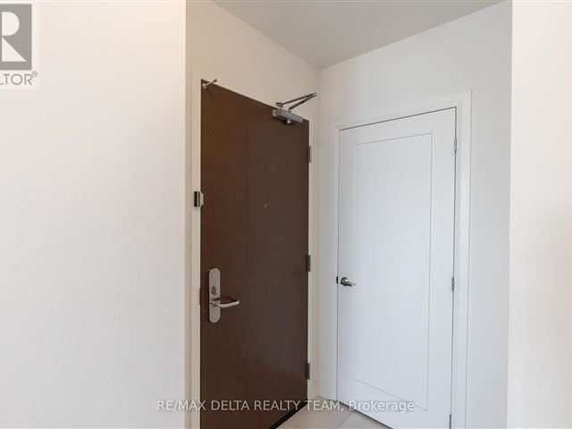 Claridge Icon - 2601 805 Carling Avenue - photo 2