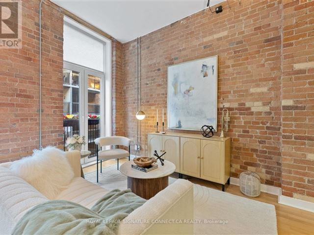 St Lawrence Market Lofts - 203 81 Front Street East - photo 2