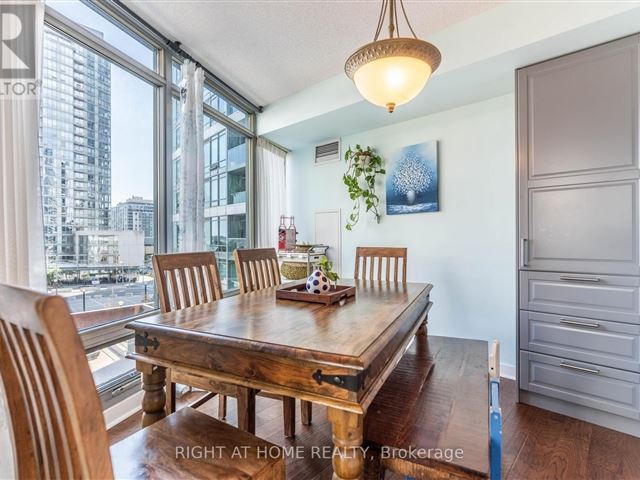 Optima - CityPlace - 515 81 Navy Wharf Court - photo 3