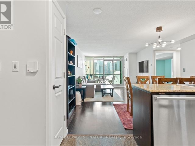 Optima - CityPlace - 3502 81 Navy Wharf Court - photo 2