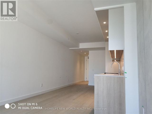 Eighty One Wellesley - 906 81 Wellesley Street East - photo 2