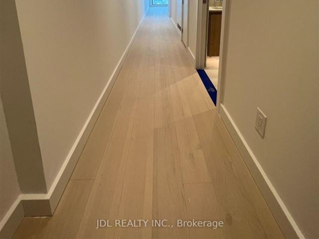 Eighty One Wellesley - 1307 81 Wellesley Street East - photo 2