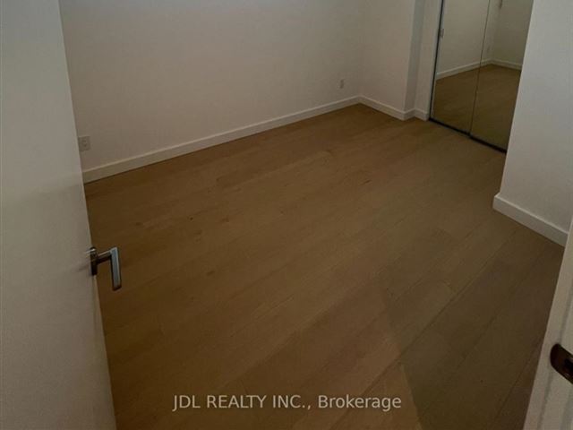 Eighty One Wellesley - 1307 81 Wellesley Street East - photo 3