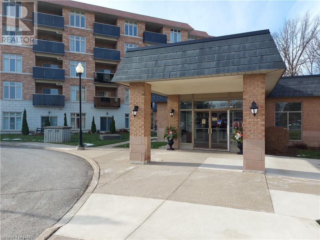 8111 Forest Glen Drive, Unit 425, Niagara Falls — For sale 480,000