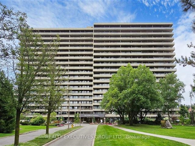 The Gazebo - 1807 8111 Yonge Street - photo 1