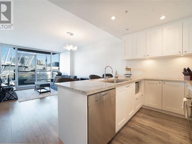 Raffles on Robson - 806 821 Cambie Street - photo 1