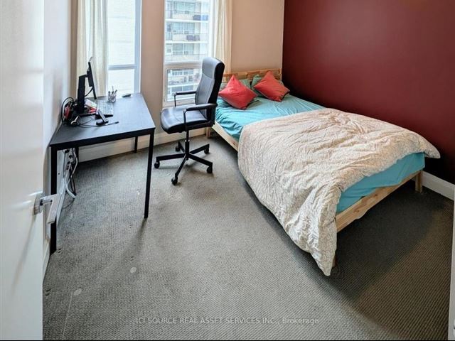 83 Redpath Residences - 1010 83 Redpath Avenue - photo 2