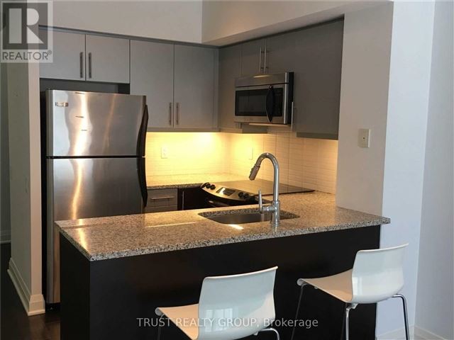 83 Redpath Residences - 809 83 Redpath Avenue - photo 2