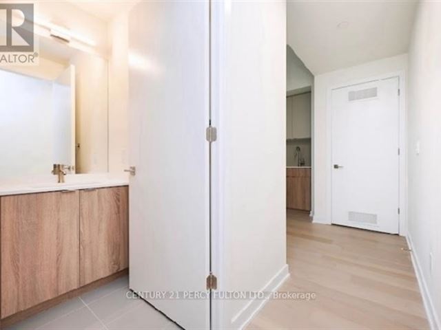 Eight Forty - 605 840 Saint Clair Avenue West - photo 2