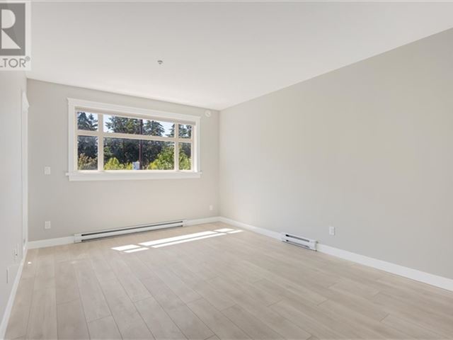 844 Goldstream AVE - 204 844 Goldstream Avenue - photo 3