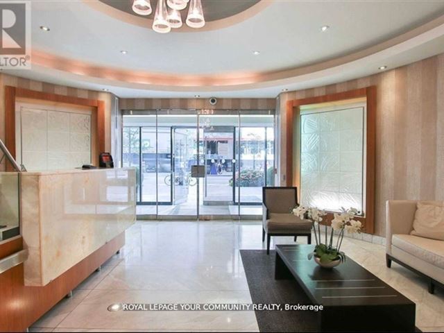 85 Bloor - 909 85 Bloor Street East - photo 2