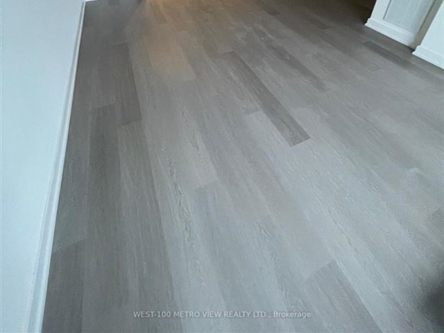 859 West Condos - 517 859 The Queensway - photo 2