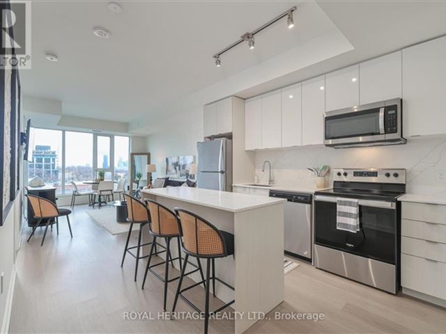 859 West Condos - 423 859 The Queensway - photo 3