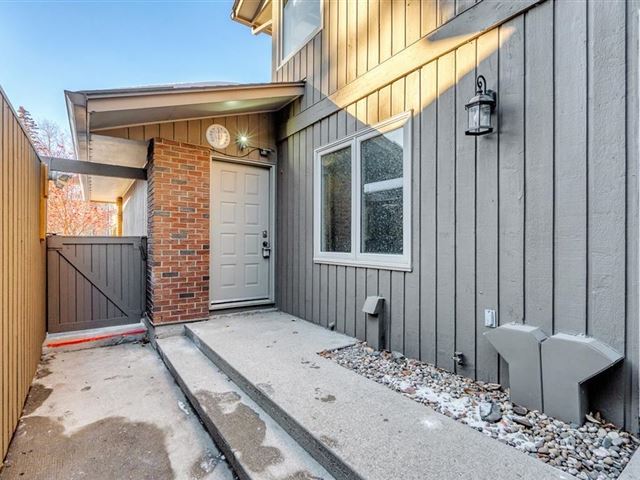 860 Midridge Drive Southeast, Unit 815, Calgary — For sale @ $599,900 ...