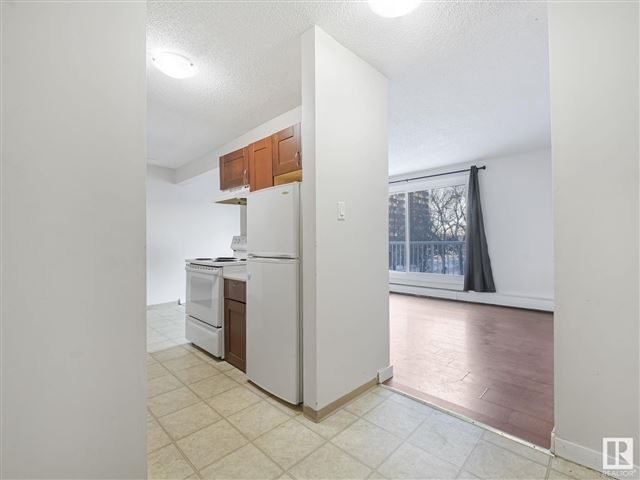 8640 106 AVE NW - 303 8640 106 Avenue Northwest - photo 3