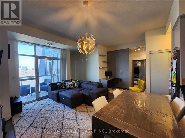 Tao Condos - 717 8763 Bayview Avenue - photo 1