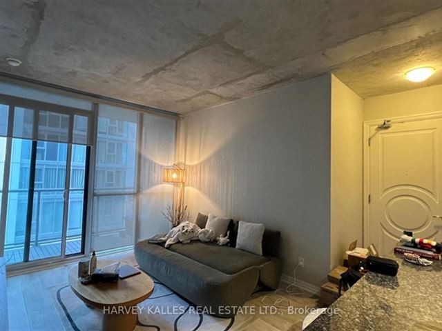 Bisha Hotel & Residences - 1901 88 Blue Jays Way - photo 2