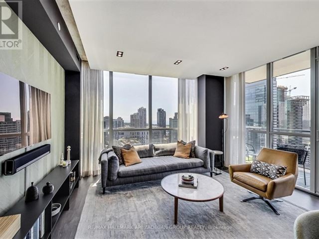 Bisha Hotel & Residences - 3108 88 Blue Jays Way - photo 2