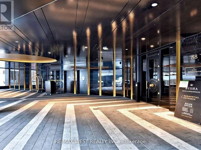 Bisha Hotel & Residences - 2408 88 Blue Jays Way - photo 2