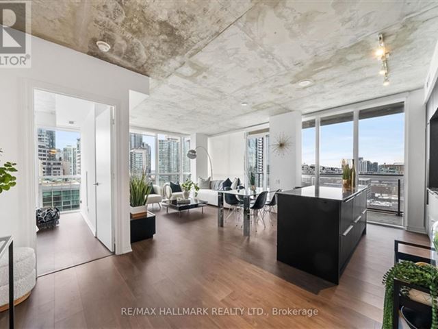 Bisha Hotel & Residences - 1608 88 Blue Jays Way - photo 1