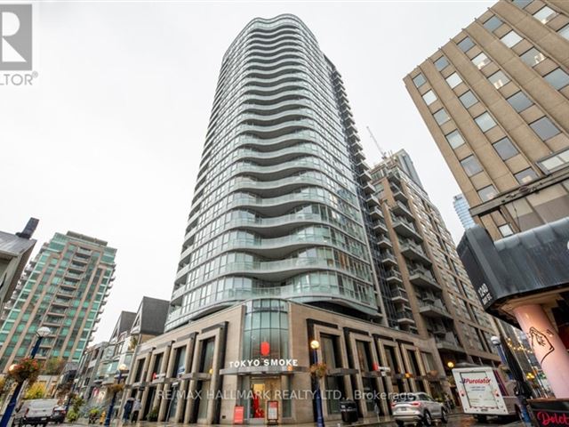 Minto Yorkville Park - 1101 88 Cumberland Street - photo 1